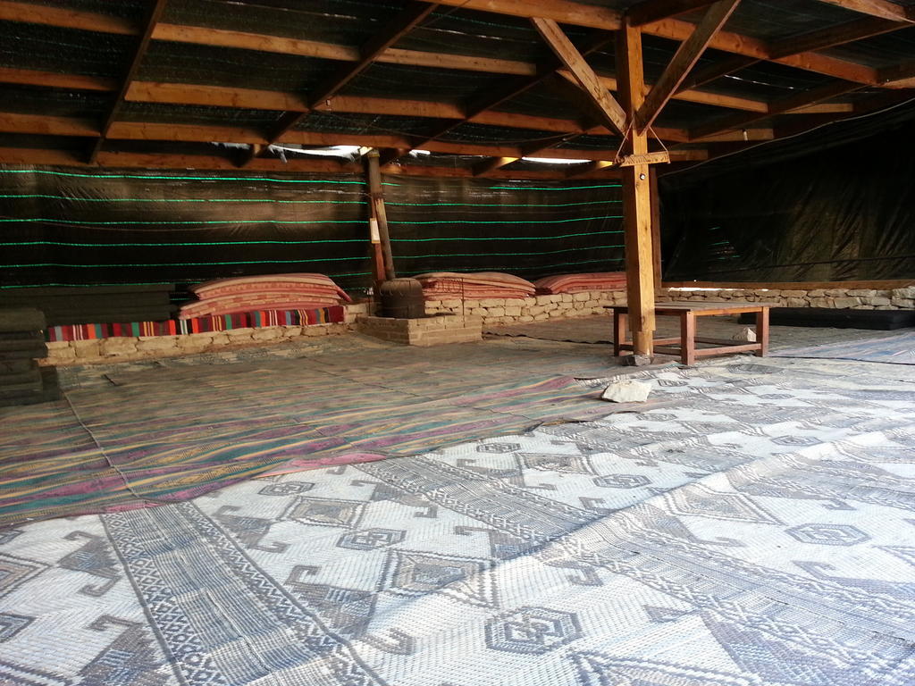 Incense And Spice Route Inn Zofar Quarto foto